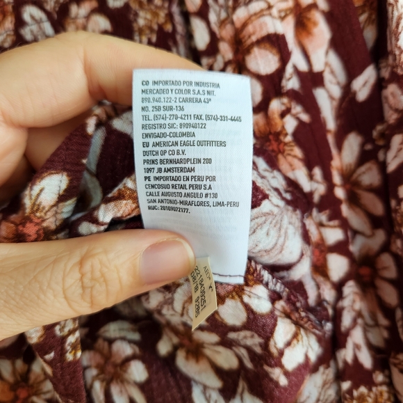 American Eagle Ruched Flutter Hem Off / On Shoulder Flowy Puff Sleeve Floral Top - Picture 9 of 9